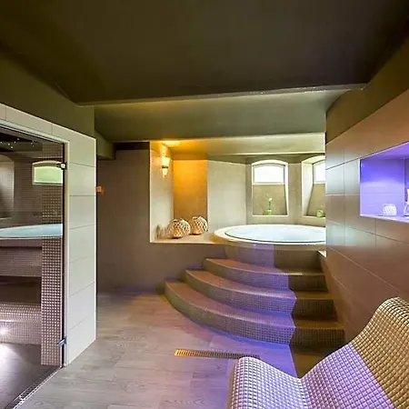 Lipa 4*